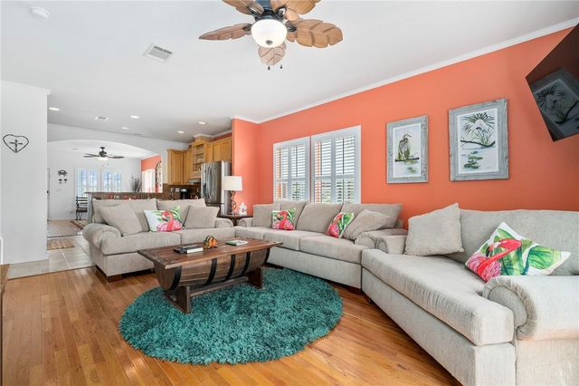 120 Teal, Rockport, TX 78382