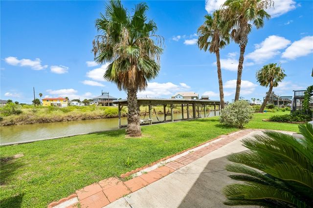 120 Teal, Rockport, TX 78382