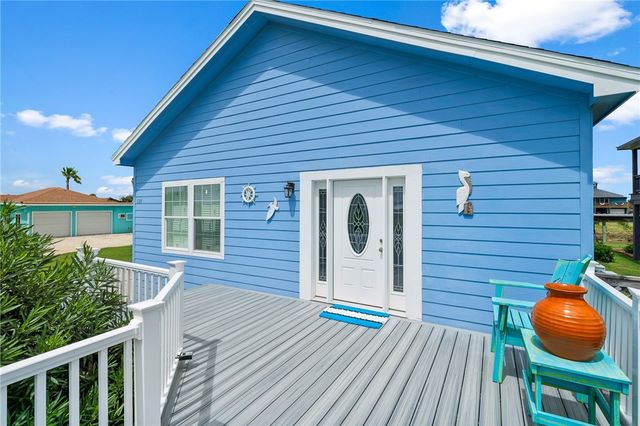 120 Teal, Rockport, TX 78382