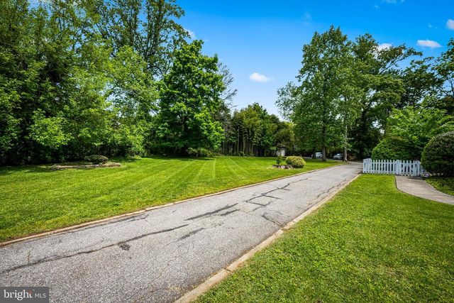 527 NOTTINGHAM RD, Baltimore, MD 21229