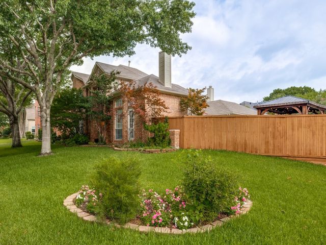 701 pine lakes, Plano, TX 75025