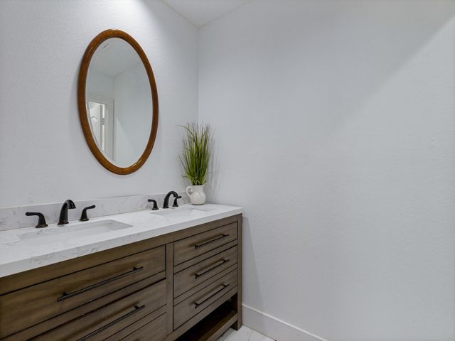 701 pine lakes, Plano, TX 75025
