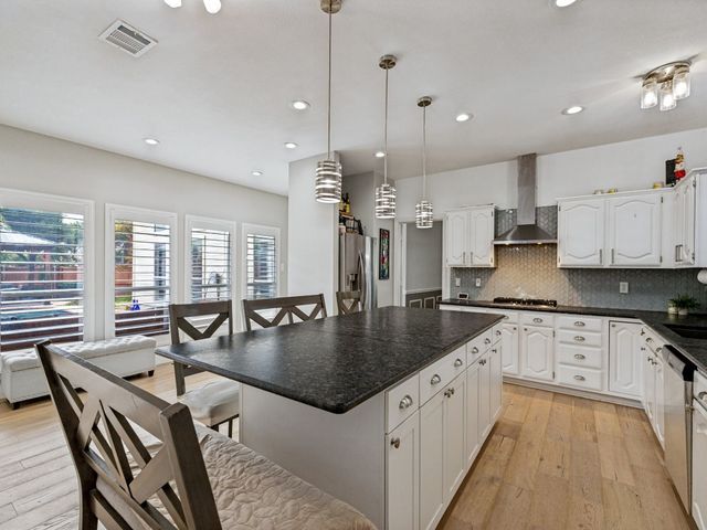 701 pine lakes, Plano, TX 75025