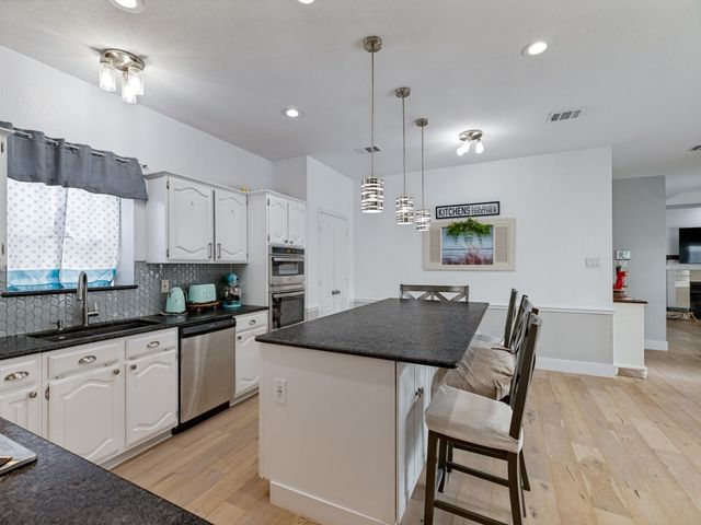 701 pine lakes, Plano, TX 75025