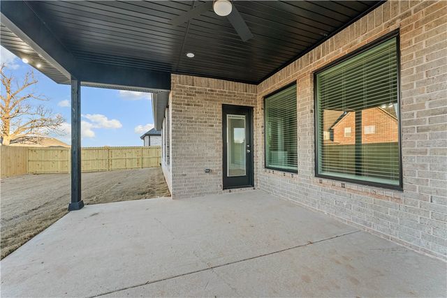 1504 Lookout Lane, Cave Springs, AR 72718