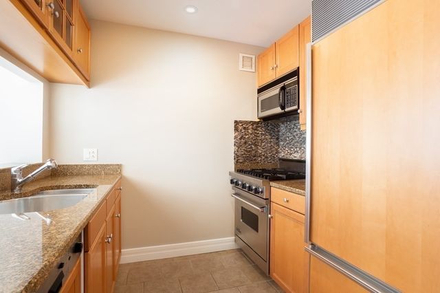 1 Avery St 11C, Boston, MA 02111
