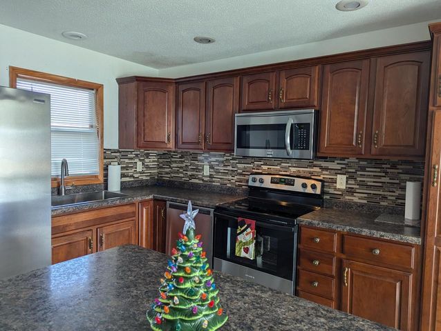 2544 Island Park ROAD, La Crosse, WI 54603