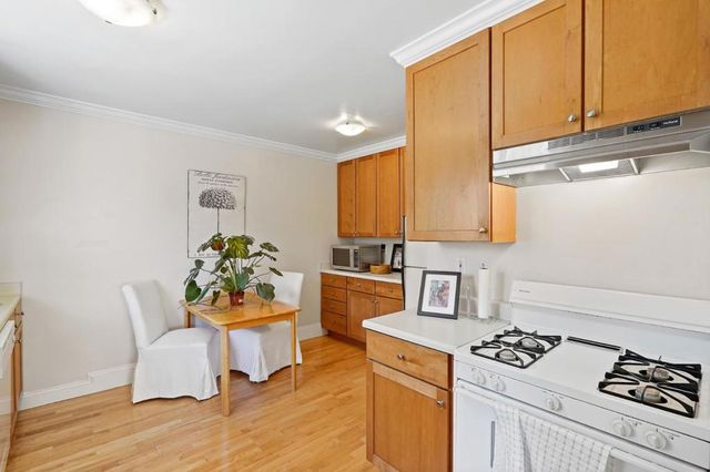 105 Arundel Road, Burlingame, CA 94010