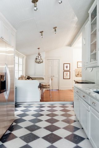 232 W POPLAR AVE, Collierville, TN 38017