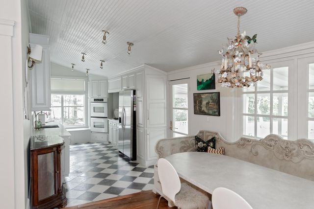 232 W POPLAR AVE, Collierville, TN 38017