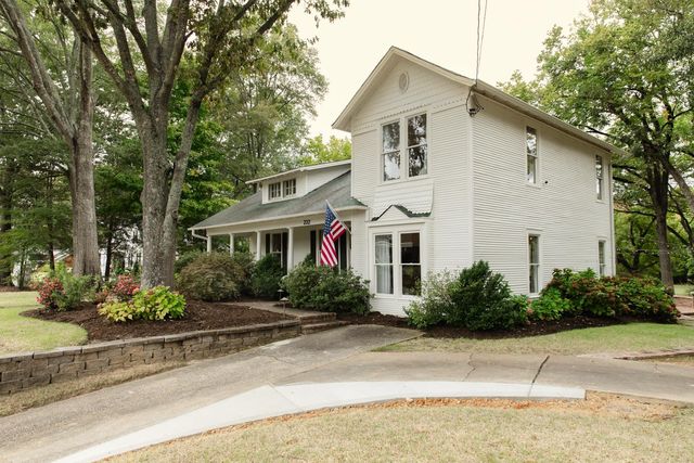 232 W POPLAR AVE, Collierville, TN 38017