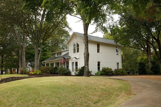 232 W POPLAR AVE, Collierville, TN 38017