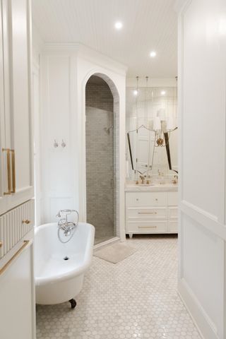 232 W POPLAR AVE, Collierville, TN 38017