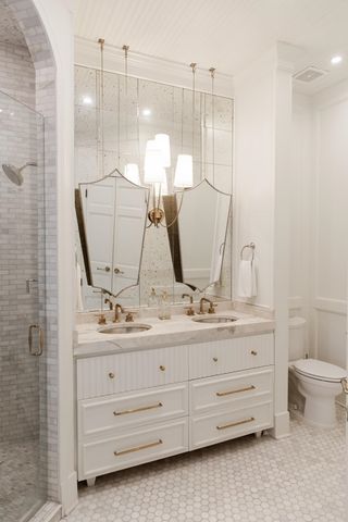 232 W POPLAR AVE, Collierville, TN 38017