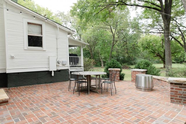 232 W POPLAR AVE, Collierville, TN 38017