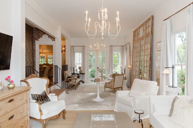 232 W POPLAR AVE, Collierville, TN 38017