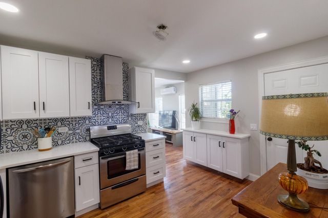 641 Winston Street, Dallas, TX 75208