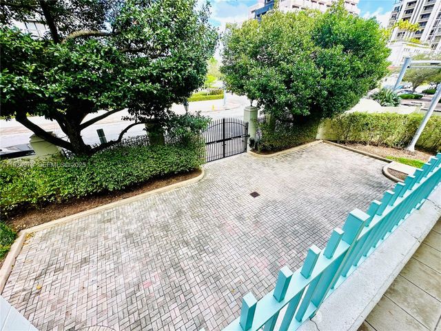2600 Segovia St 701, Coral Gables, FL 33134