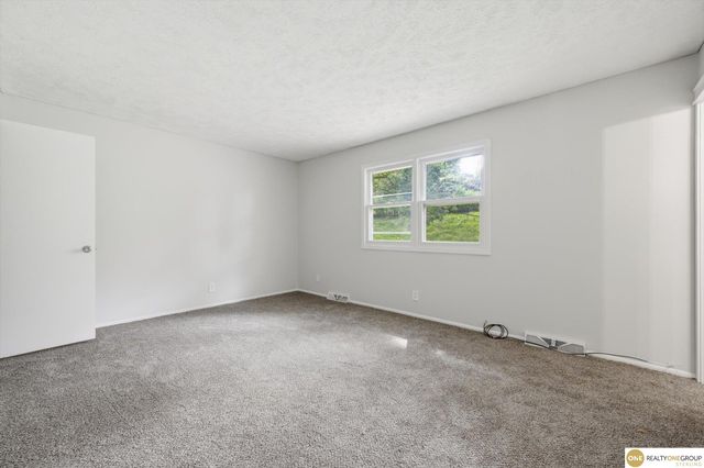 204 Sandi Court, Bellevue, NE 68005