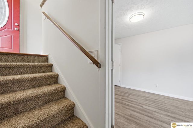 204 Sandi Court, Bellevue, NE 68005