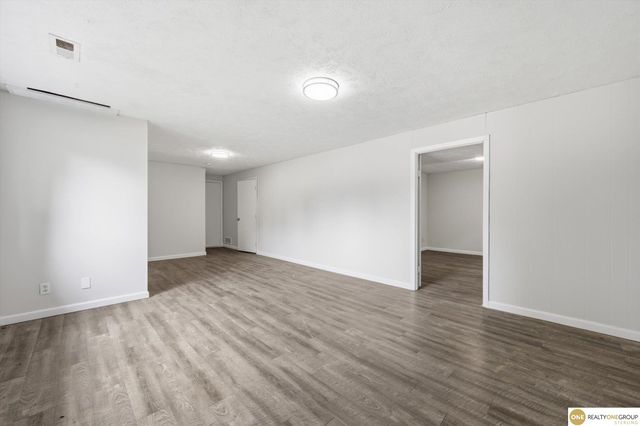 204 Sandi Court, Bellevue, NE 68005