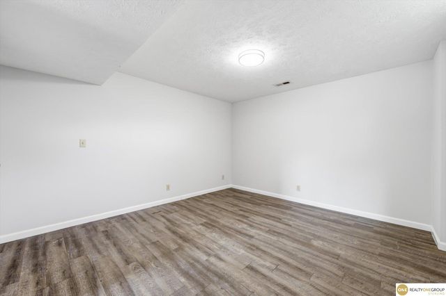 204 Sandi Court, Bellevue, NE 68005