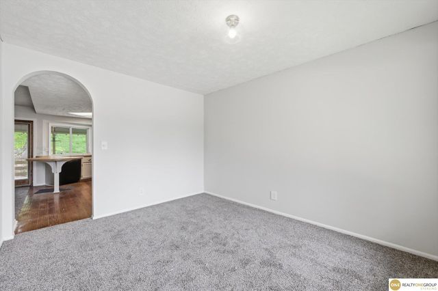 204 Sandi Court, Bellevue, NE 68005