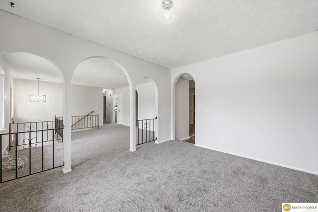 204 Sandi Court, Bellevue, NE 68005