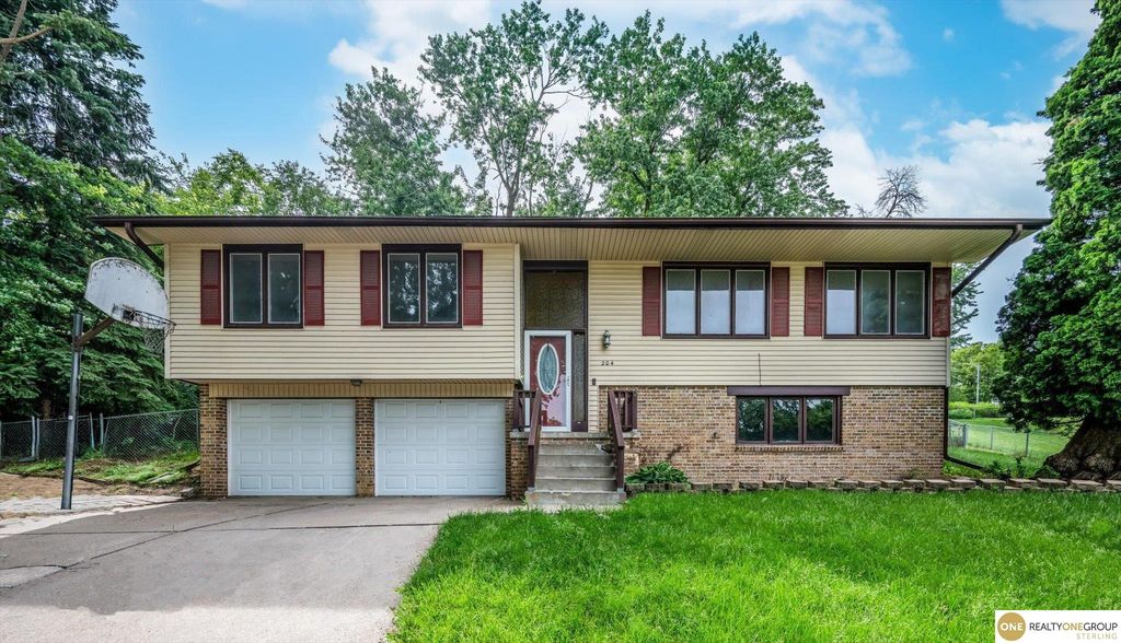 204 Sandi Court, Bellevue, NE 68005