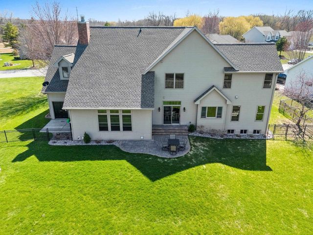 600 WINDING WATERS WAY, De Pere, WI 54115