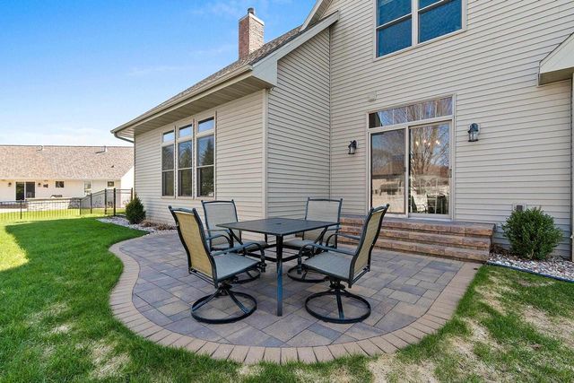 600 WINDING WATERS WAY, De Pere, WI 54115