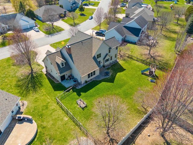 600 WINDING WATERS WAY, De Pere, WI 54115