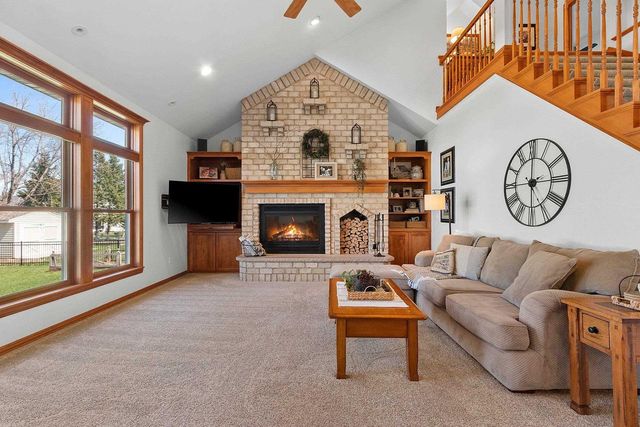 600 WINDING WATERS WAY, De Pere, WI 54115