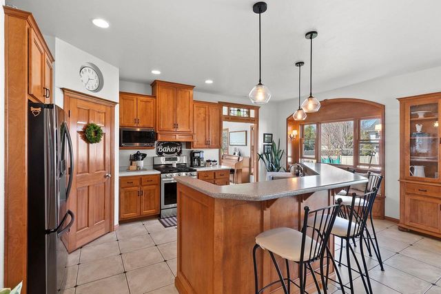 600 WINDING WATERS WAY, De Pere, WI 54115