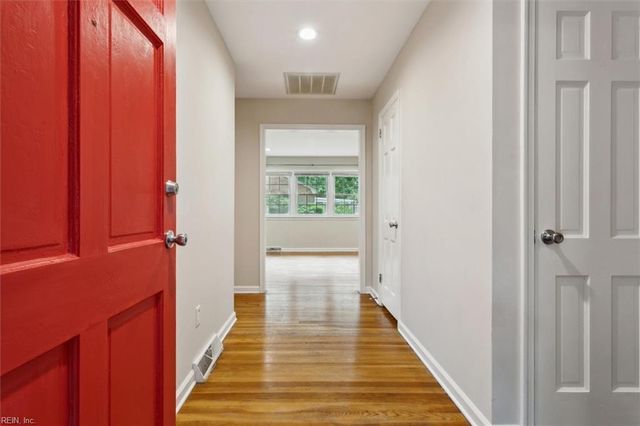 121 Burnham PL, Newport News, VA 23606