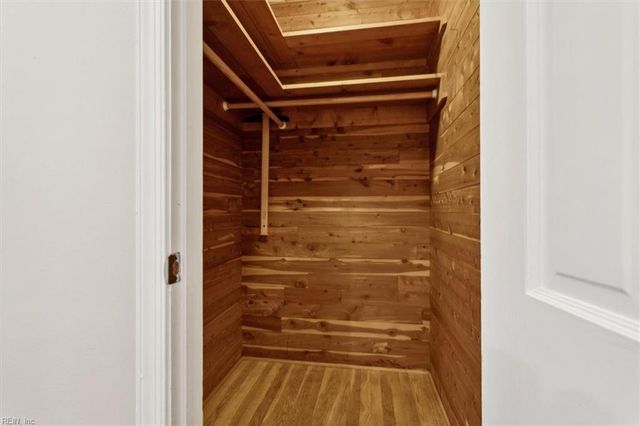 121 Burnham PL, Newport News, VA 23606