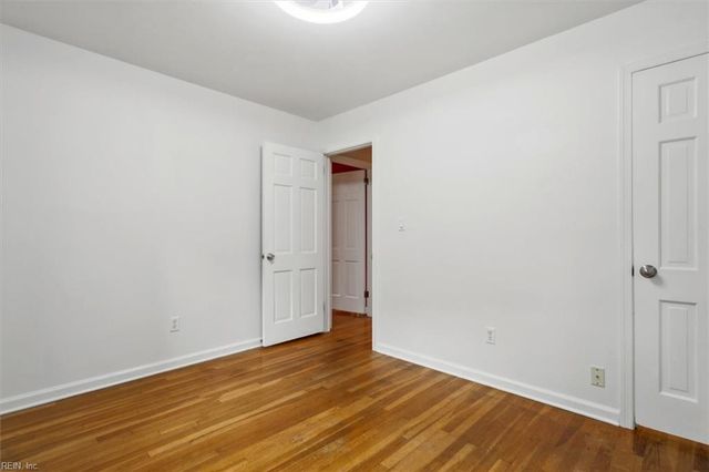 121 Burnham PL, Newport News, VA 23606