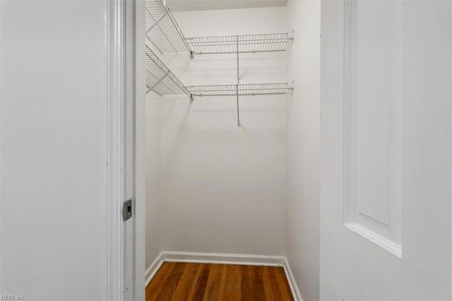 121 Burnham PL, Newport News, VA 23606