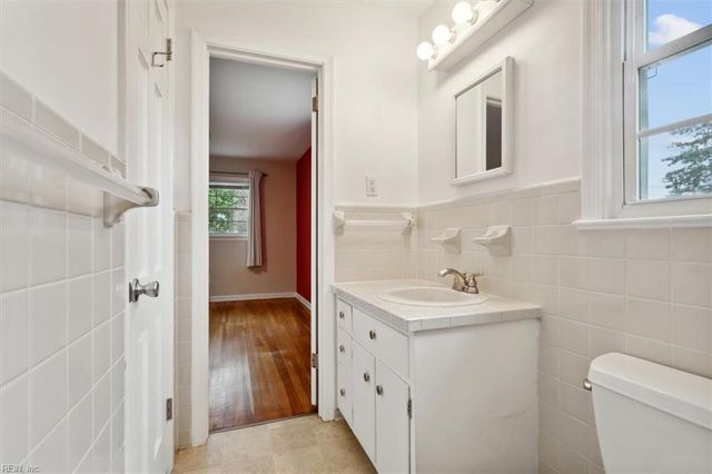 121 Burnham PL, Newport News, VA 23606