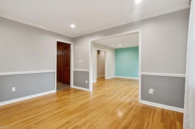 121 Burnham PL, Newport News, VA 23606