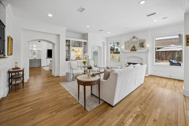 4606 Birch Street, Bellaire, TX 77401