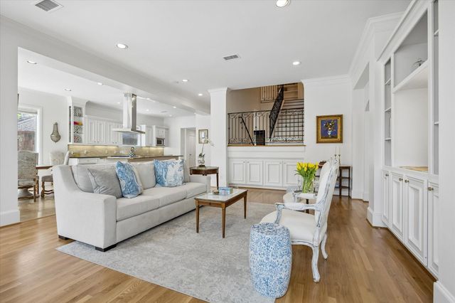 4606 Birch Street, Bellaire, TX 77401