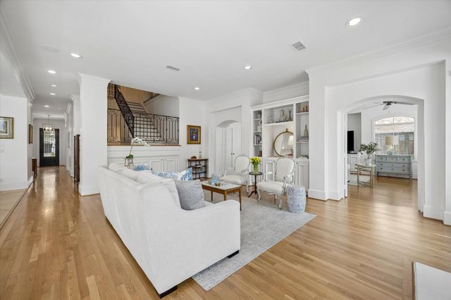 4606 Birch Street, Bellaire, TX 77401