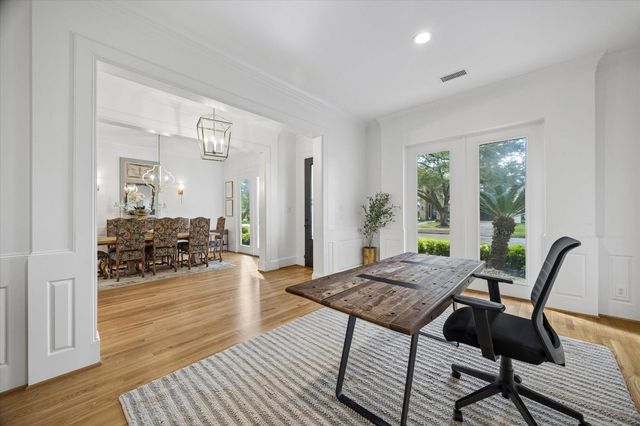 4606 Birch Street, Bellaire, TX 77401