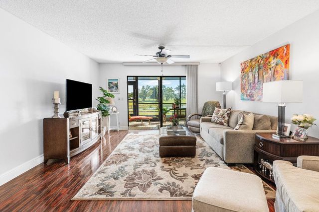 7270 Ashford Place 107, Delray Beach, FL 33446