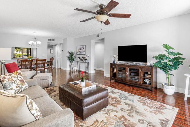 7270 Ashford Place 107, Delray Beach, FL 33446