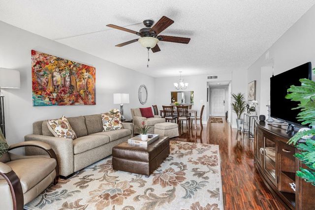 7270 Ashford Place 107, Delray Beach, FL 33446