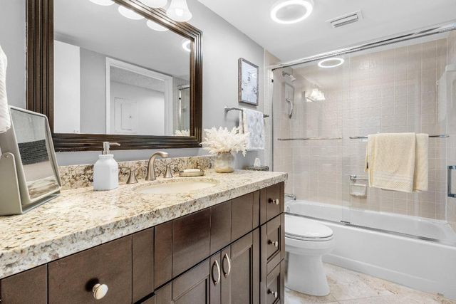 7270 Ashford Place 107, Delray Beach, FL 33446