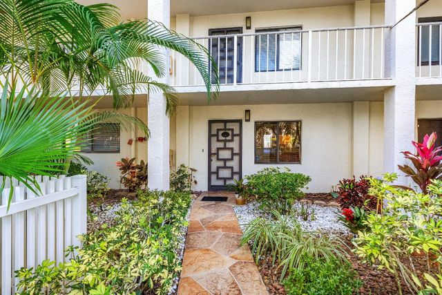 7270 Ashford Place 107, Delray Beach, FL 33446
