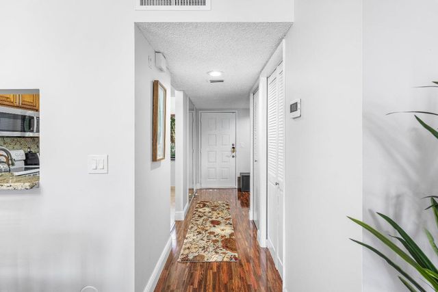 7270 Ashford Place 107, Delray Beach, FL 33446